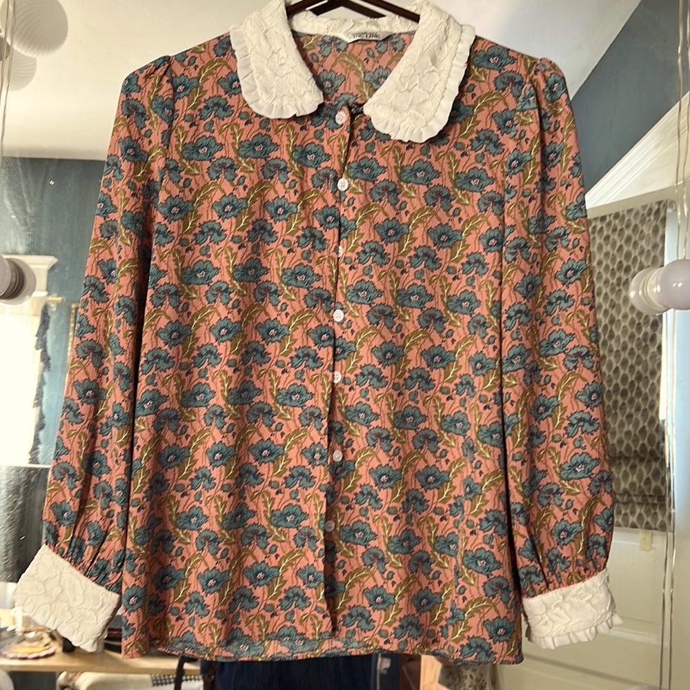Korean brand Chic line k-pop star/ actress favorite brand flower lace shirt S